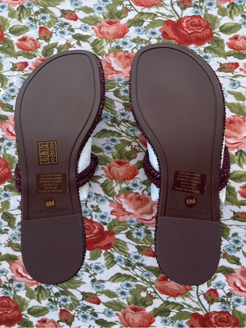 **MOTHERS DAY SPECIAL**Tory Burch Pave Knotted Millers in ‘Dark Carmine’ size 6 - Picture 2 of 10